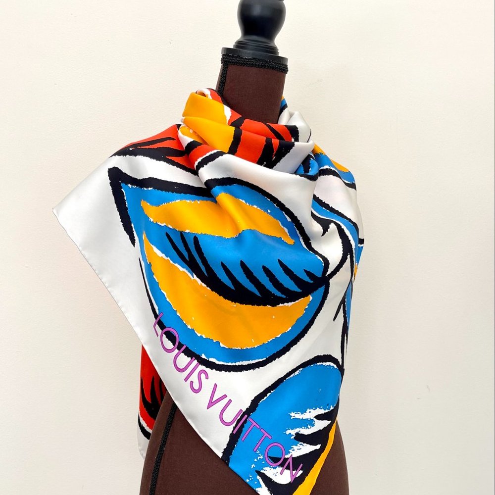 New Louis Vuitton Monogram Oversize Logo Off White Multicolor Silk Wrap Scarf - Picture 9 of 16
